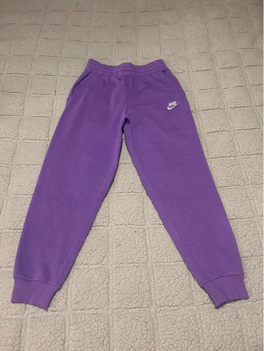 Nike Club Fleece Joggers Purple Sample Size M FD3008 P2T FA24 NWT